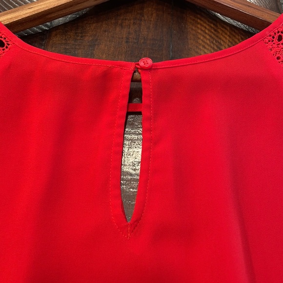 Express Red Blouse L - Picture 6 of 8